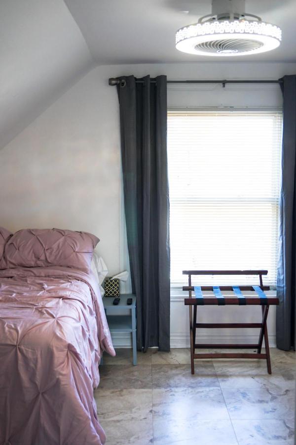 Lincoln Manor - Newly Renovated, 1mile From Phl Airport And Sports Stadiums Apartment *