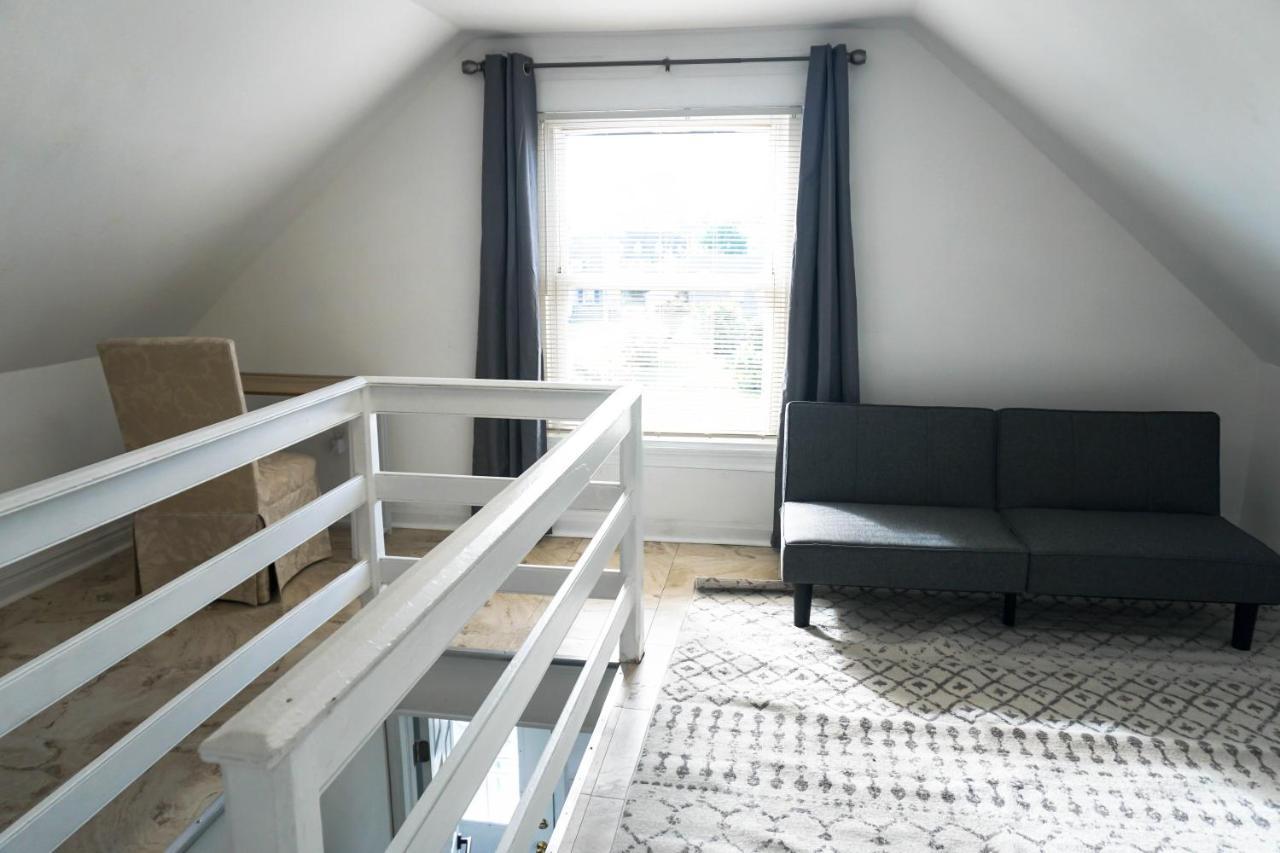 Lincoln Manor - Newly Renovated, 1mile From Phl Airport And Sports Stadiums Apartment *